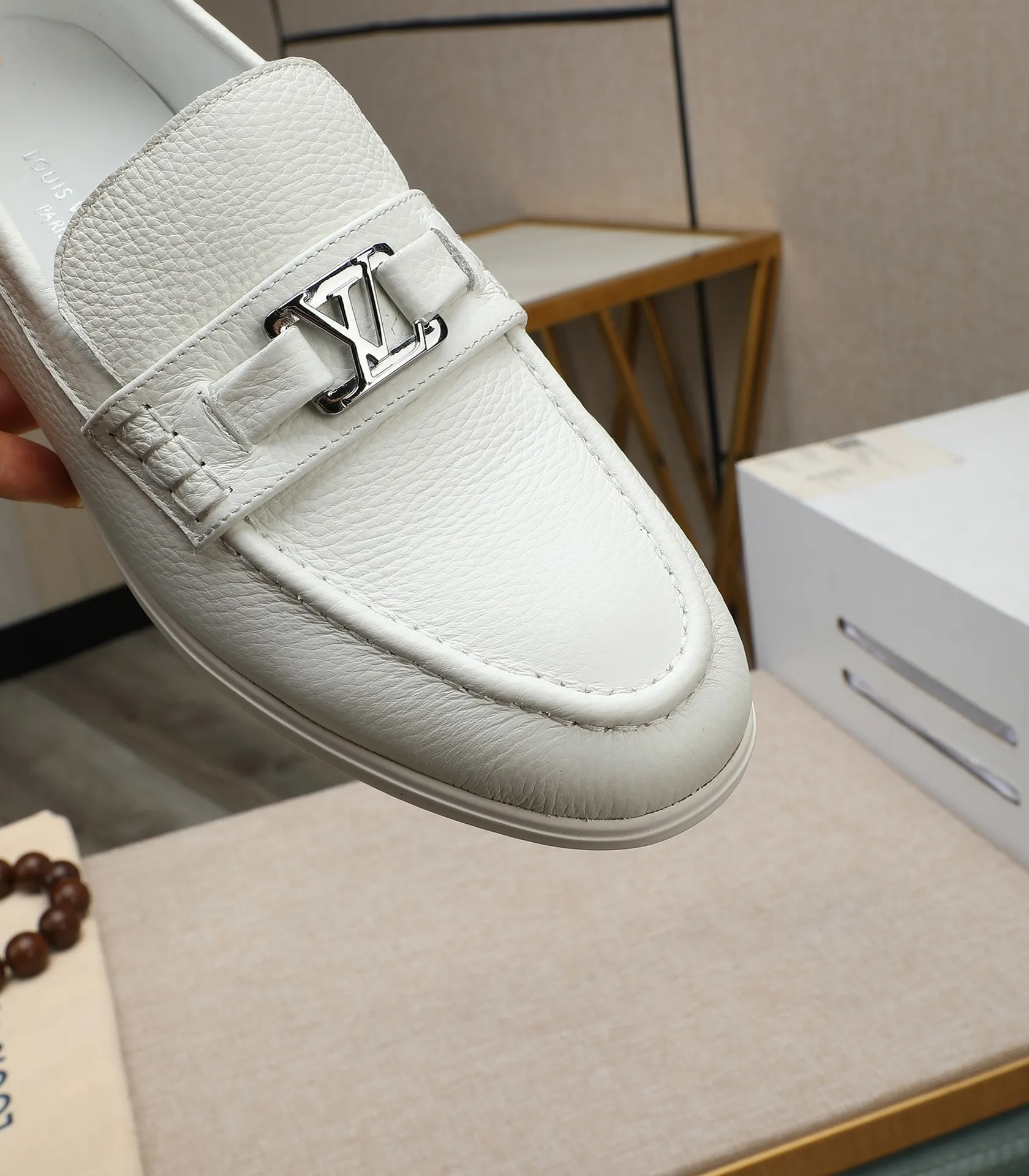 Men's shoes 💰560 📛📛【LOUIS VUITTON】Louis Vuitton 2024 official website synchronized new products 👟Milan fashion catwalk style 🇰🇾🇰🇾LV family logo, celebrity style, a must-have for fashionistas ⚠️First-layer calfskin ➕Genuine leather lining ➕Official website original version special outsole 👞Number 38-44